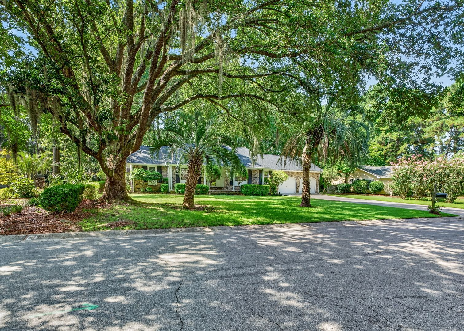 Spacious Living Near Downtown Charleston – photo 3