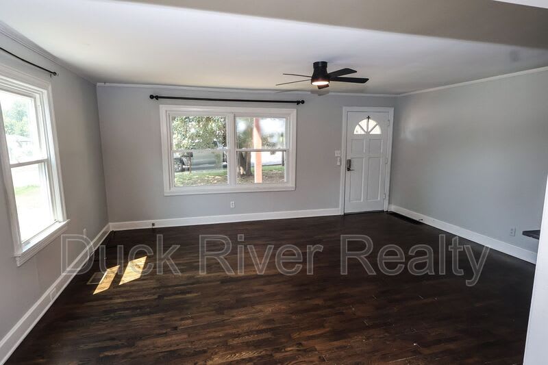 406 Fleming St – photo 4