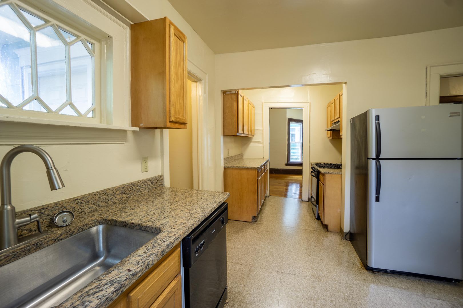 108 Avondale Available 8 1 27 Spacious 5 Bed 2 Bath Single Family Home With Off Street Parking – photo 2