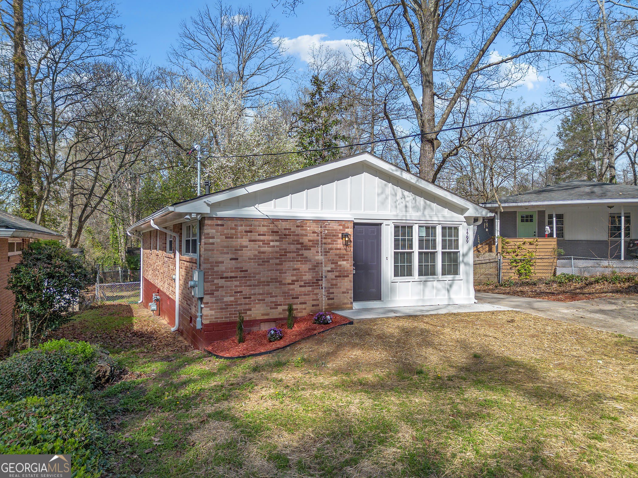 1799 Shirley Street SW – photo 3