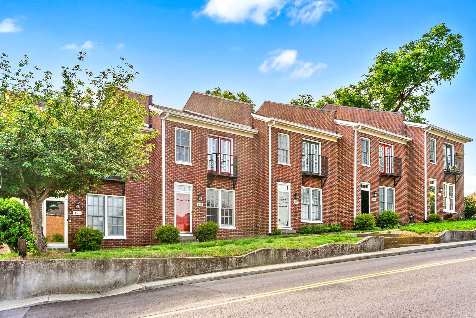 Pet Friendly Condo Downtown! – photo 2