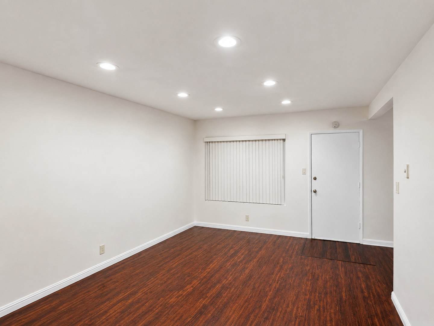 Temple Apartments – photo 4
