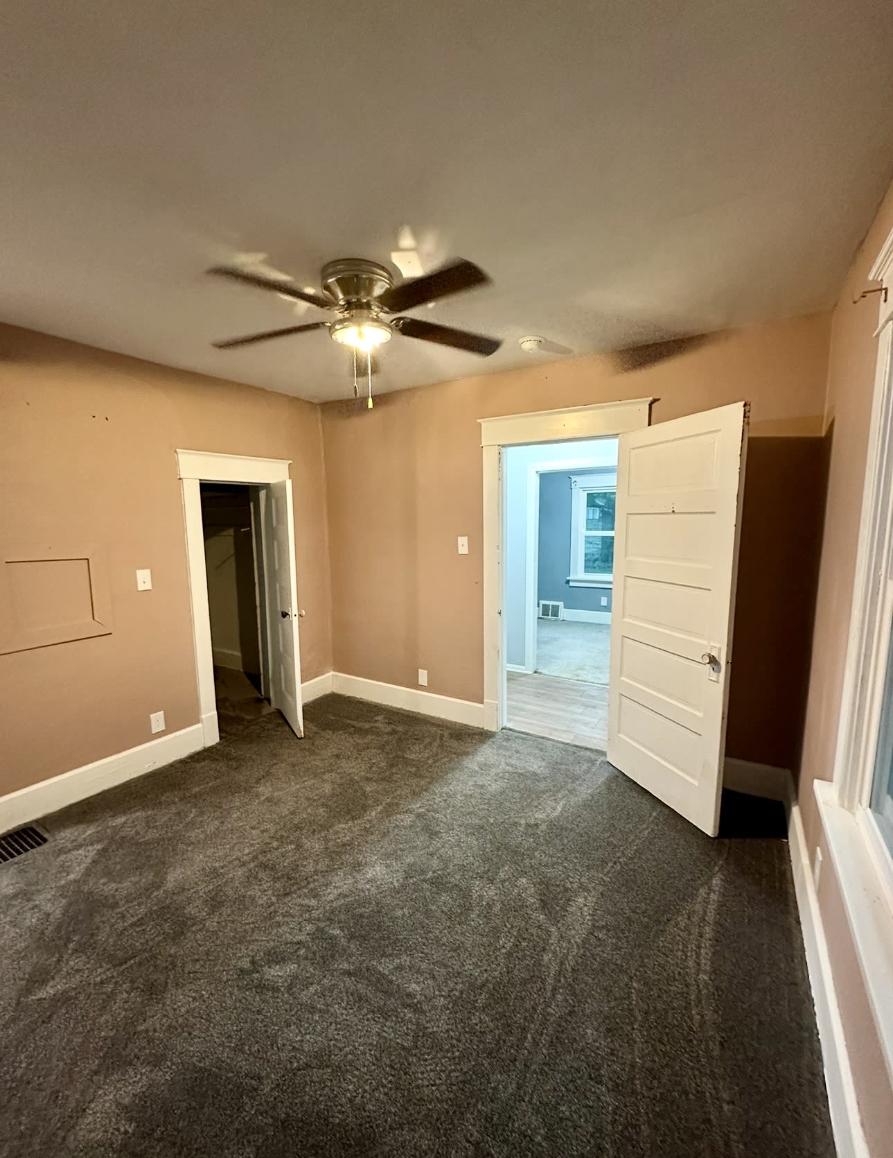 221 West Memorial Drive – photo 5