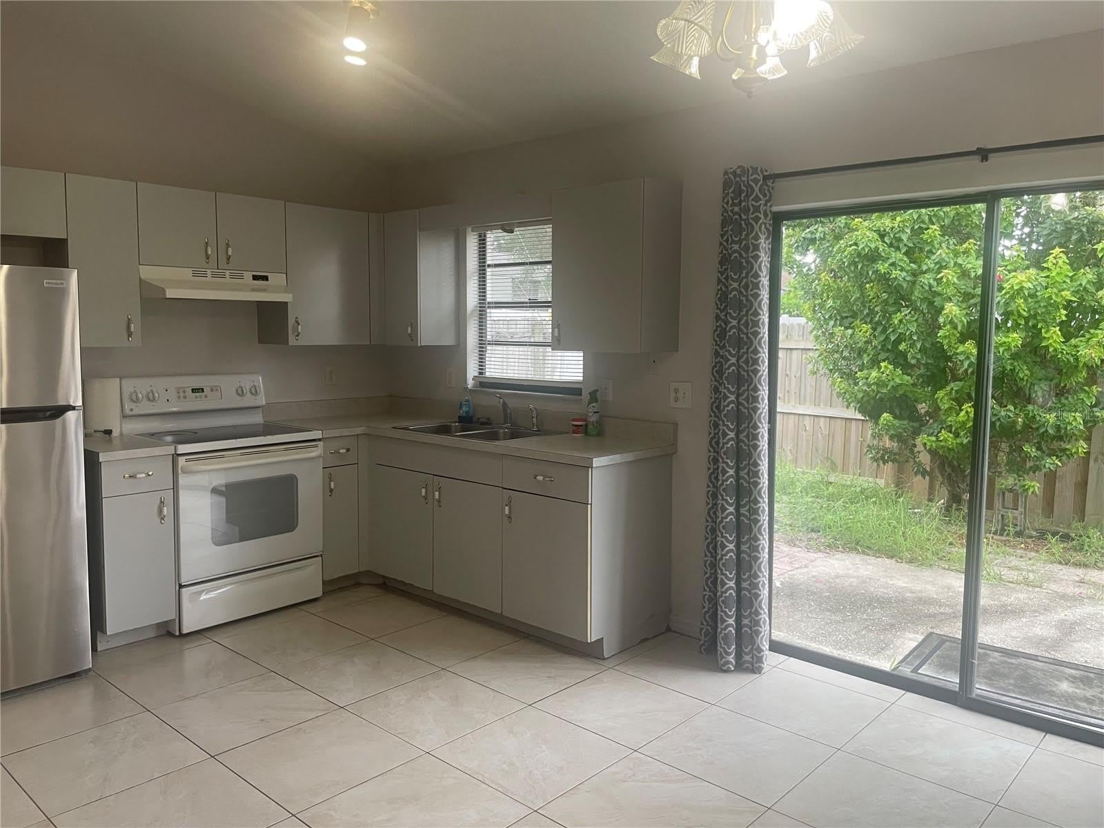 1349 Pierce Street – photo 3