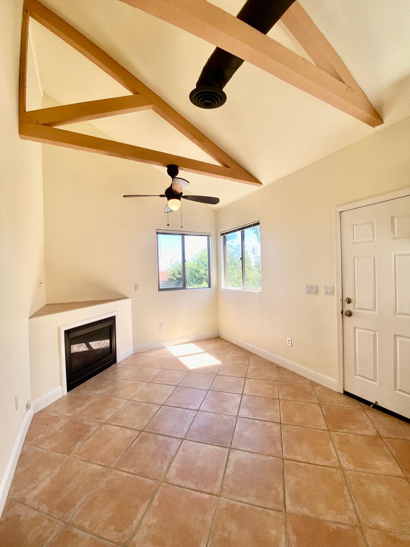 West Davis Apartment – photo 3
