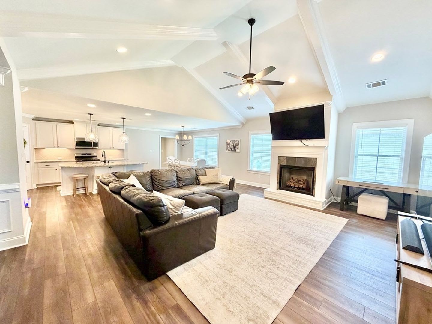 Beautiful 3/2 in Walters Branch – photo 3