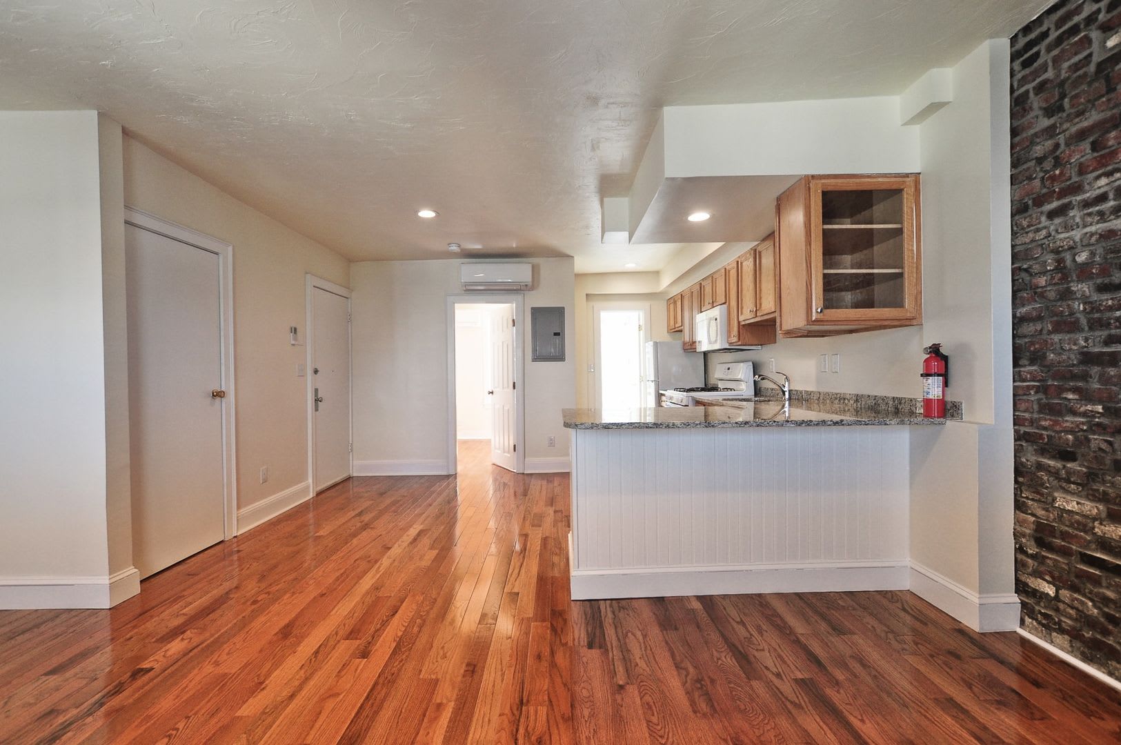 Updated 1 bed in Southie – photo 5