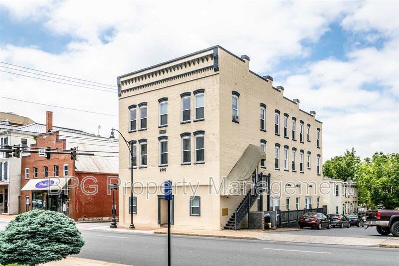 20 W Wolfe – photo 2