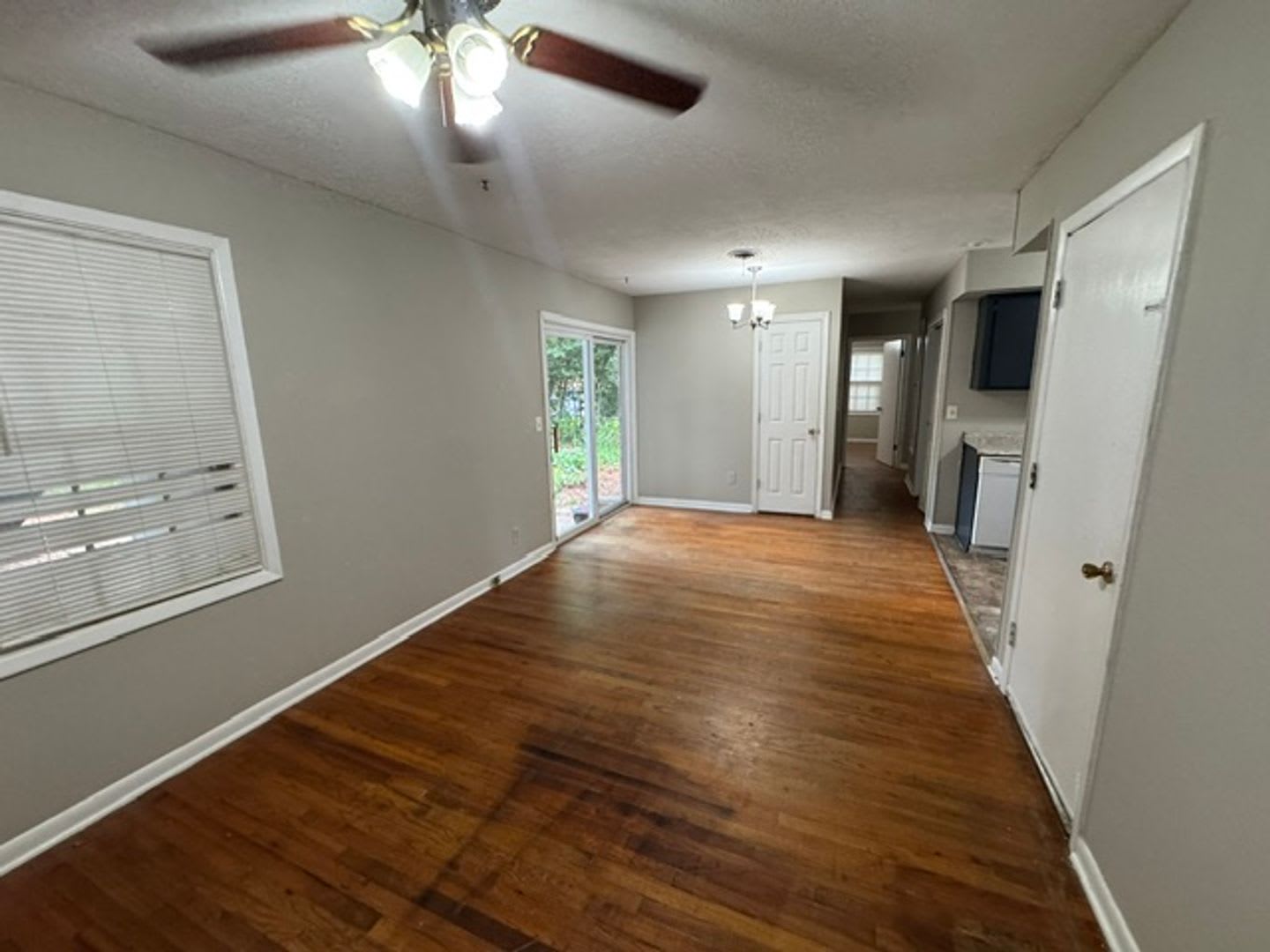 Charming 3 Bed 2 Bath Home with Hardwoods in Hammond Hills School District, North Augusta! – photo 4