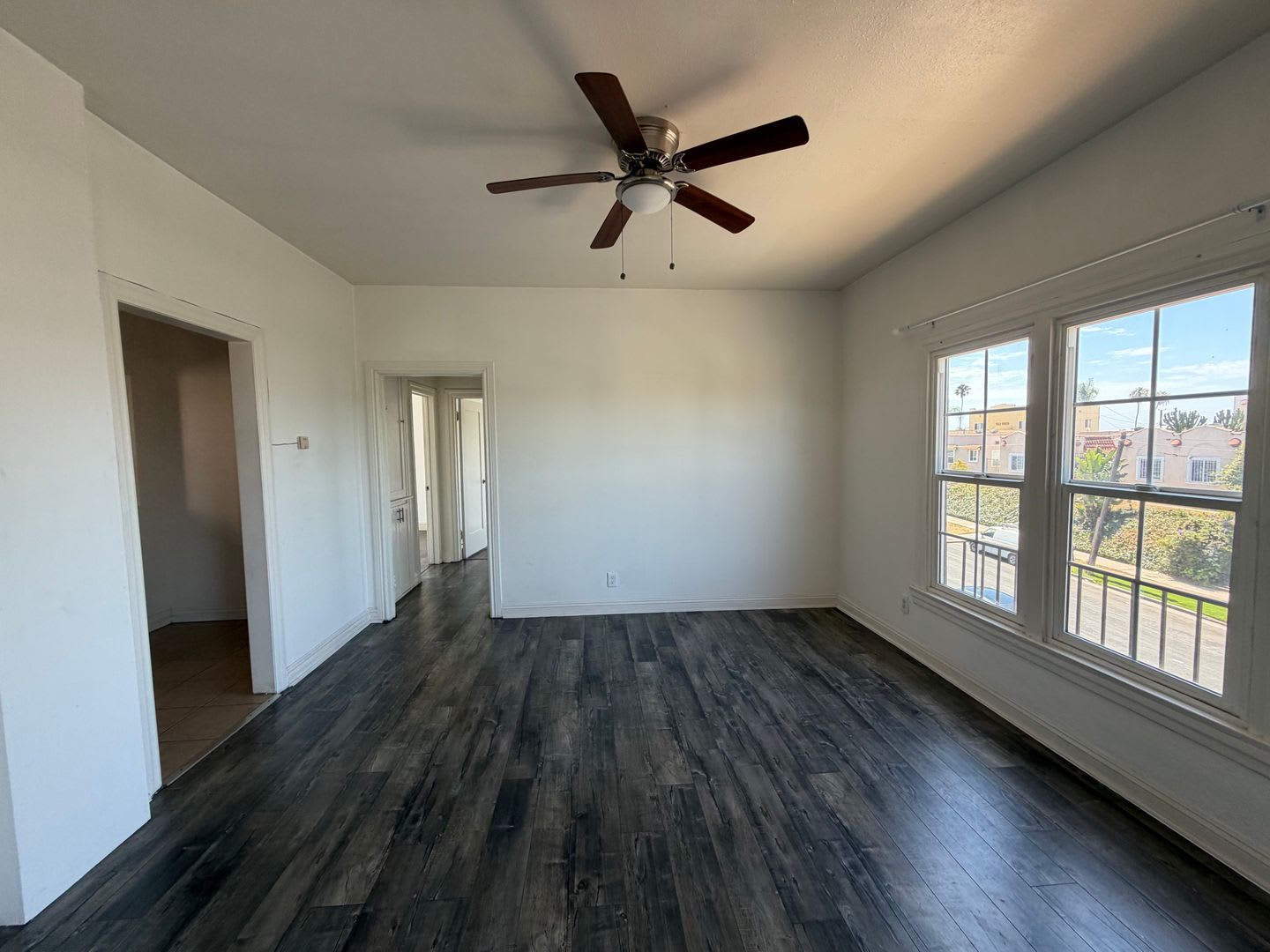Mid City Top Floor 2 Bedroom 1 Bath Gem – photo 4