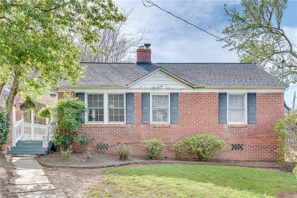 388 Ashley Avenue NE – photo 2