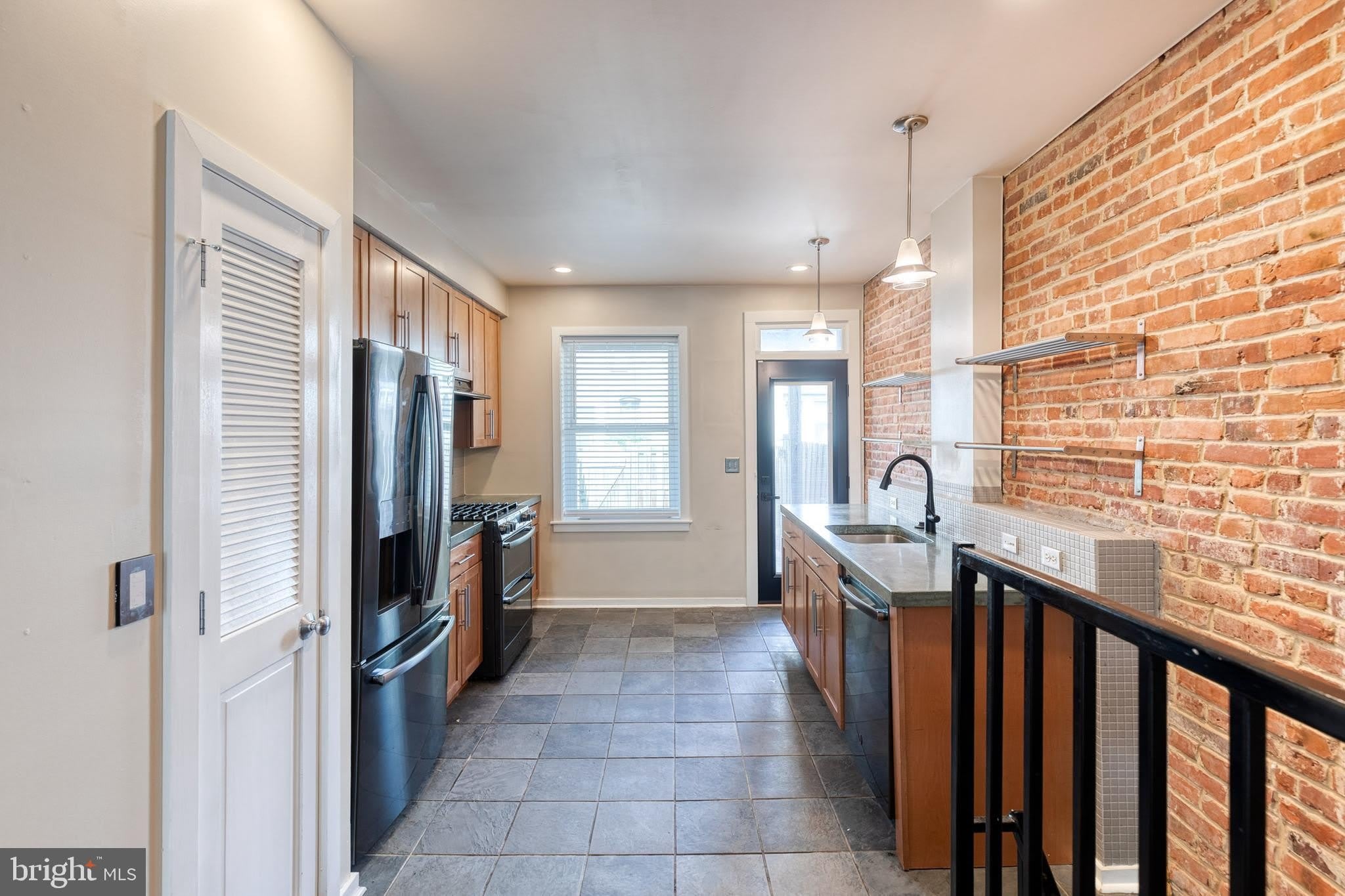 112 N STREEPER Street – photo 5
