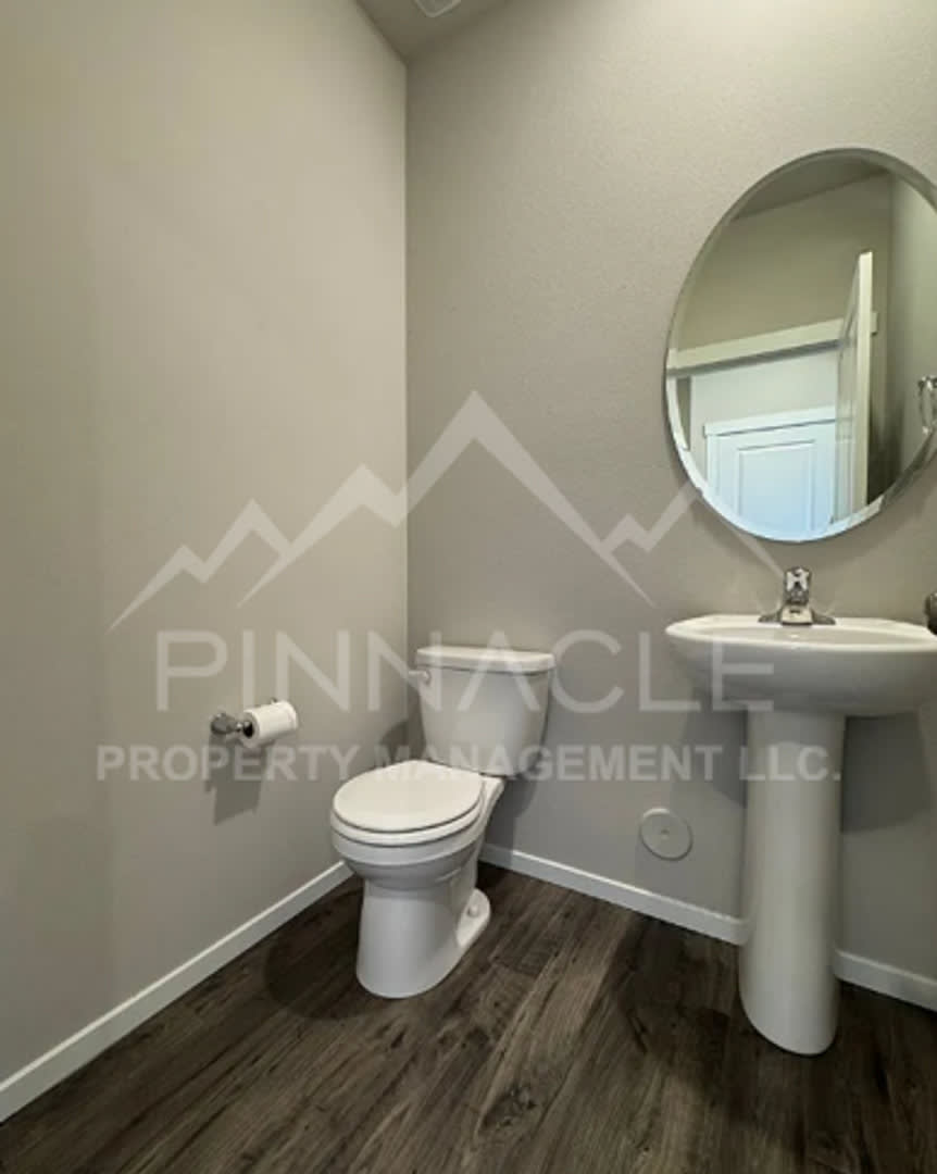 Stylish 4 bed/2.5 bath house – photo 4