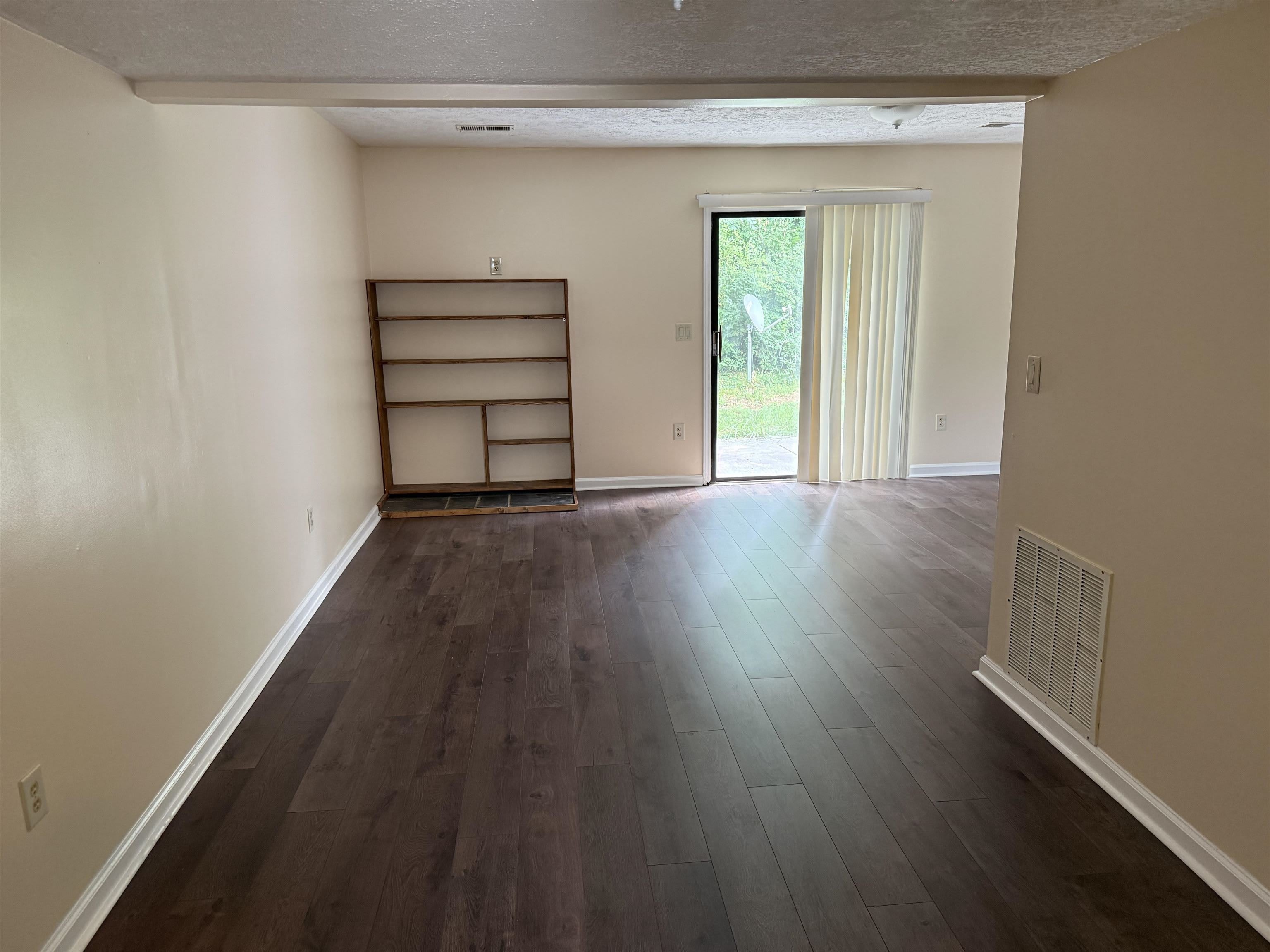 1679 York Drive – photo 4