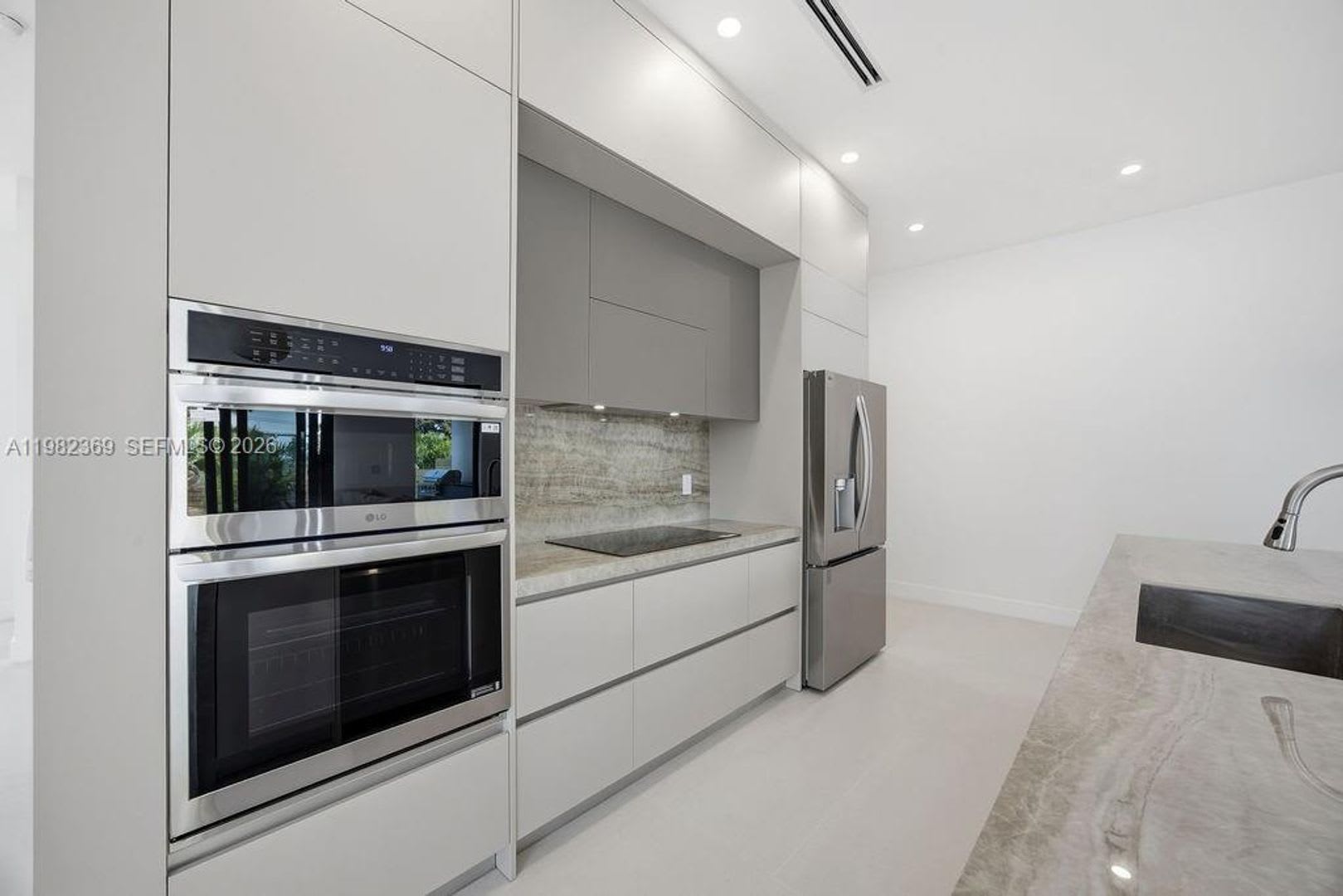 1321 NE 13th Avenue 1321, Fort Lauderdale, FL 33304 – photo 2