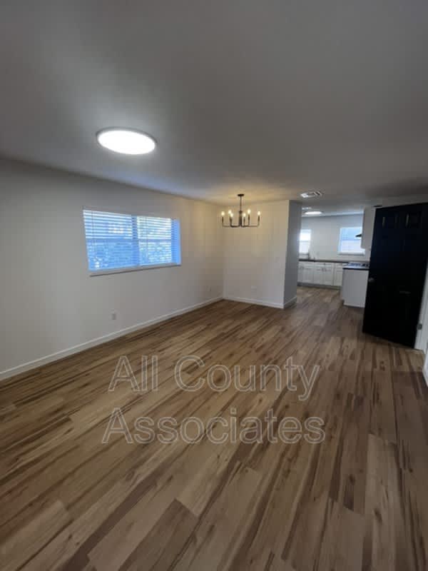 2267 Norman Dr – photo 3