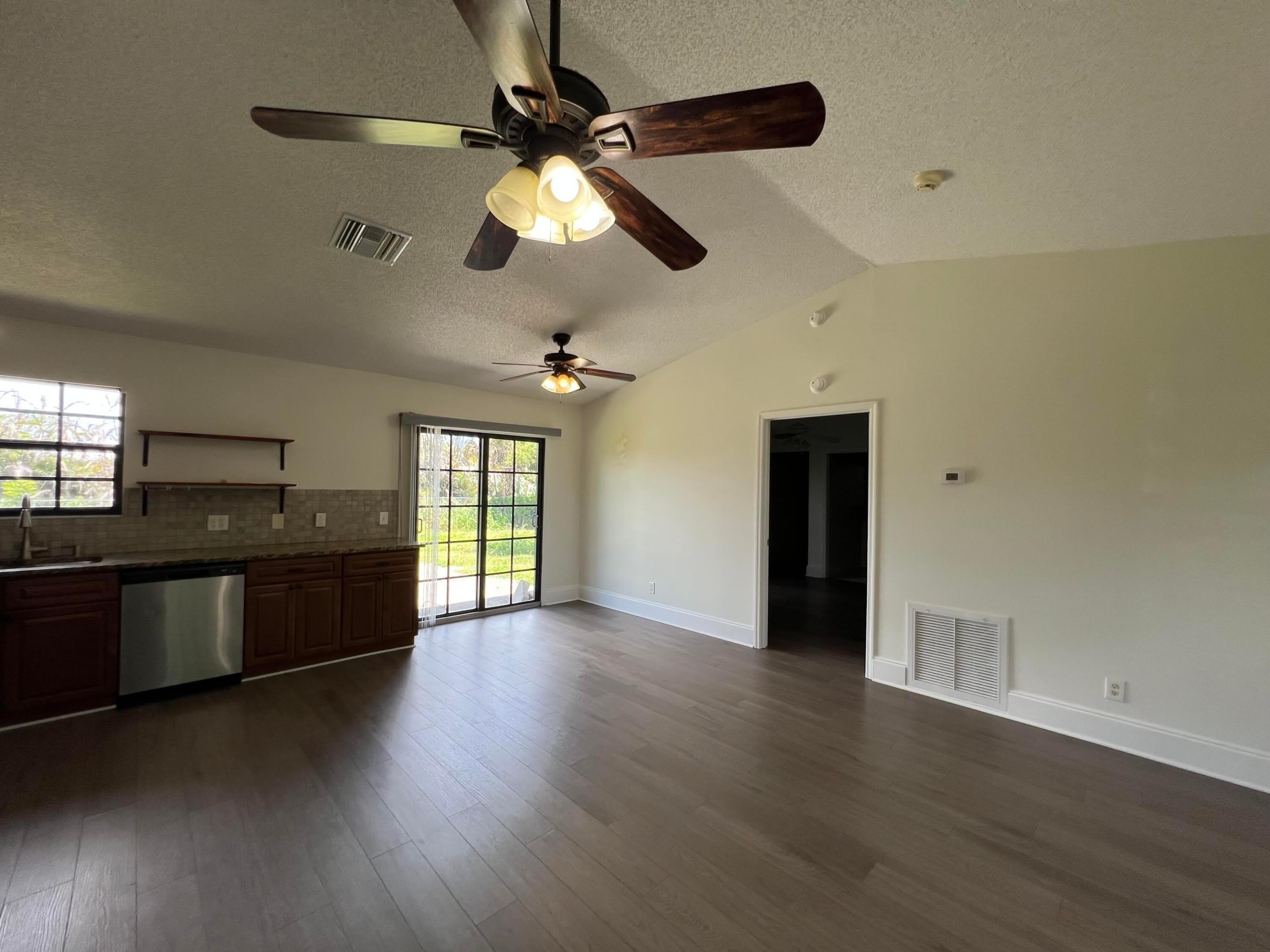 720 3RD STREET SW – photo 3