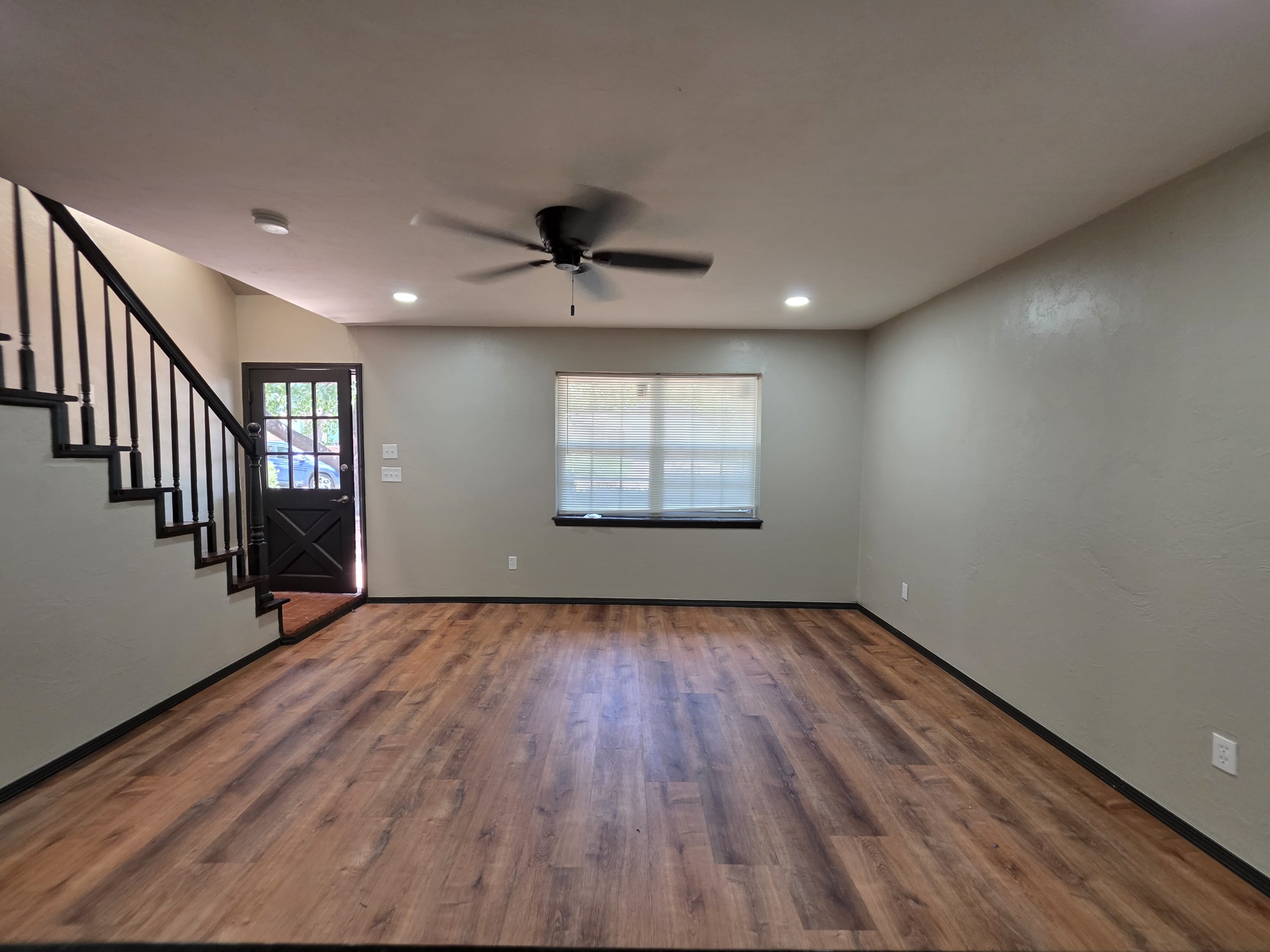 641 Redstone Avenue – photo 4