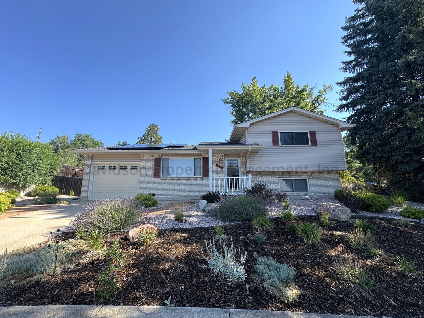 Cozy 3 Bedroom House in Southeast Colorado Springs – photo 1