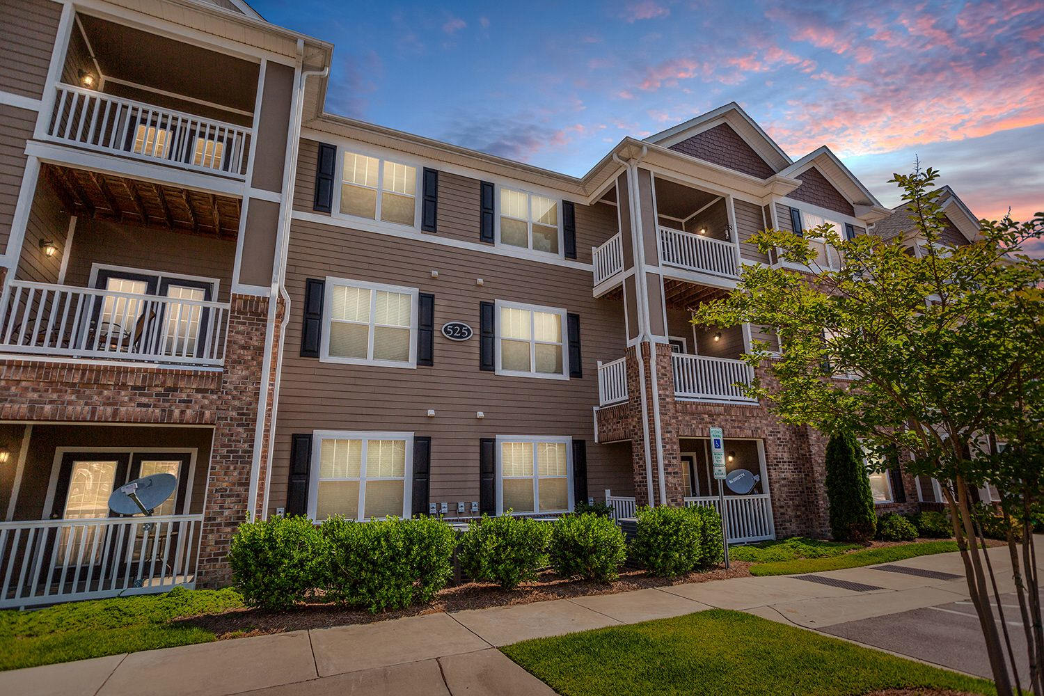 The Astoria Apartment Homes – photo 1