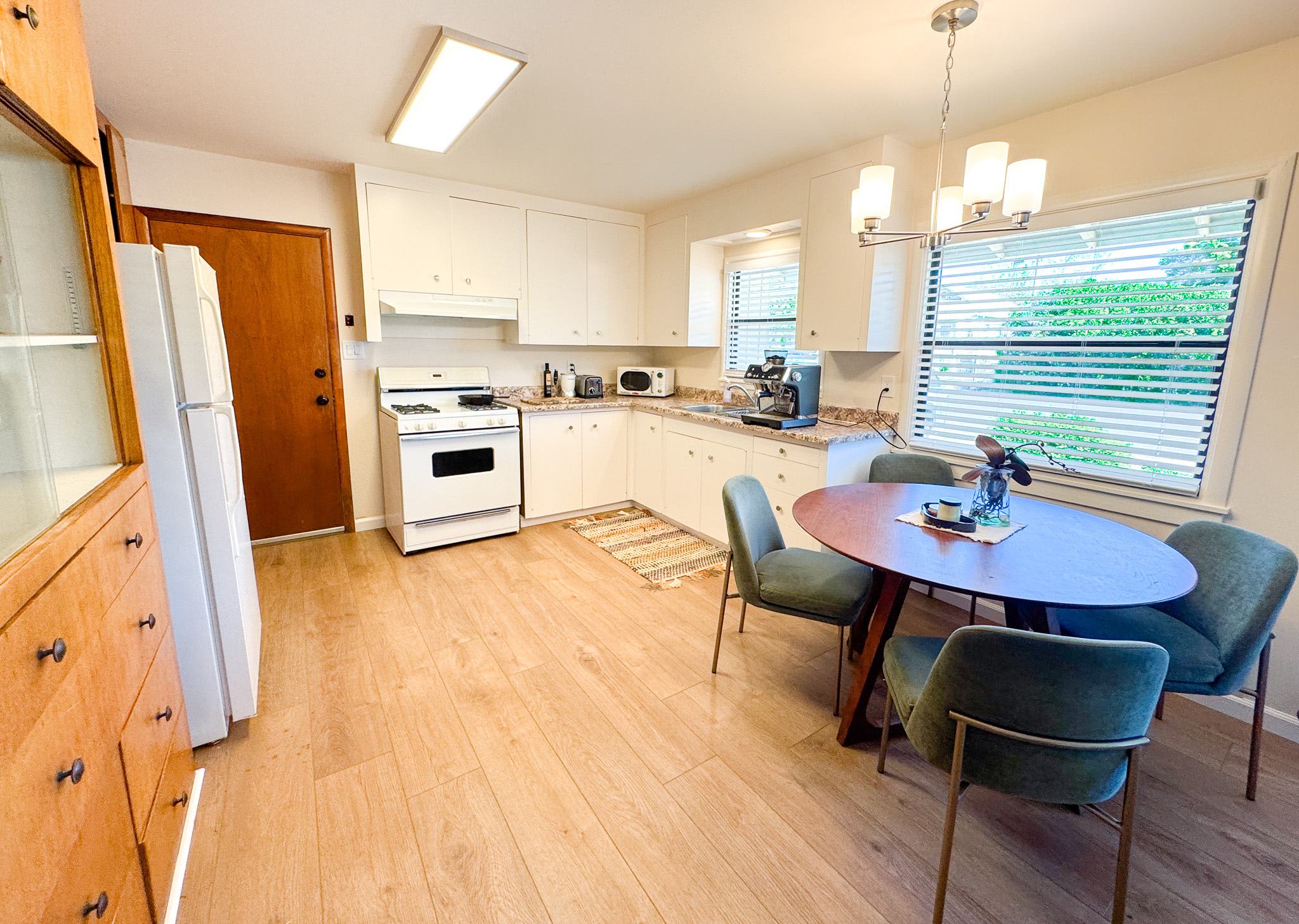 123 South East Street – photo 4