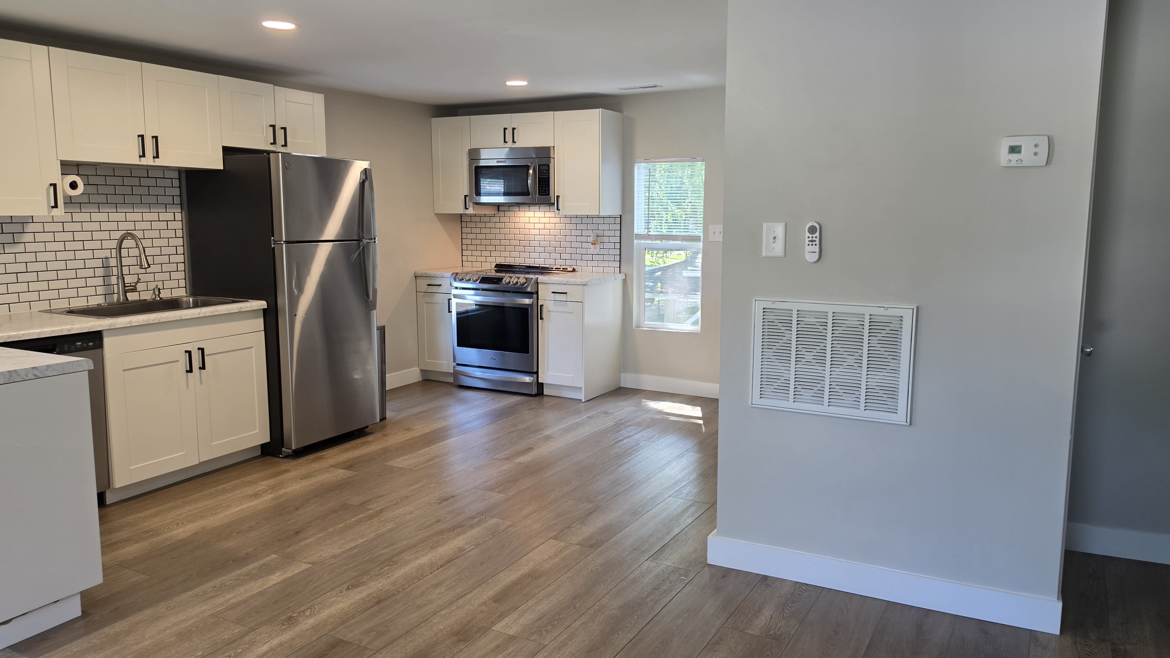 760 E Main St – photo 2