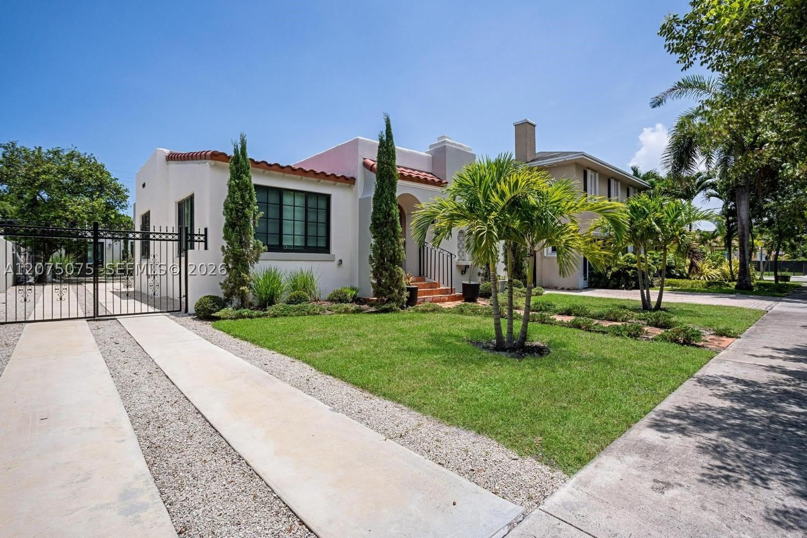 1424 SW 11th St – photo 3