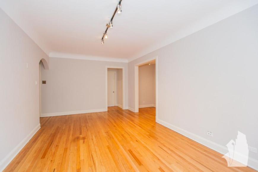 2325 North Rockwell St. – photo 2