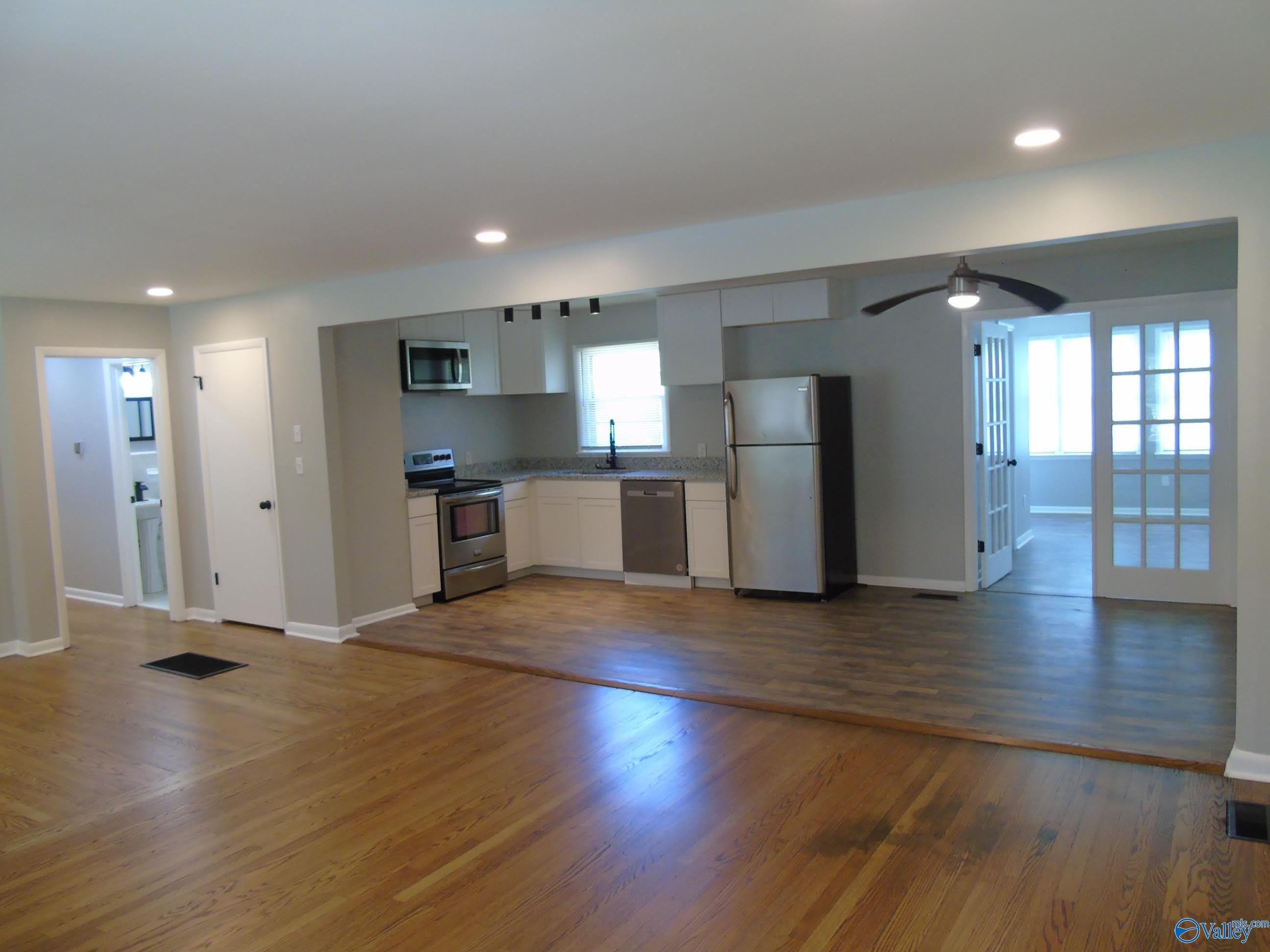 1903 Melbourne Avenue NE – photo 2