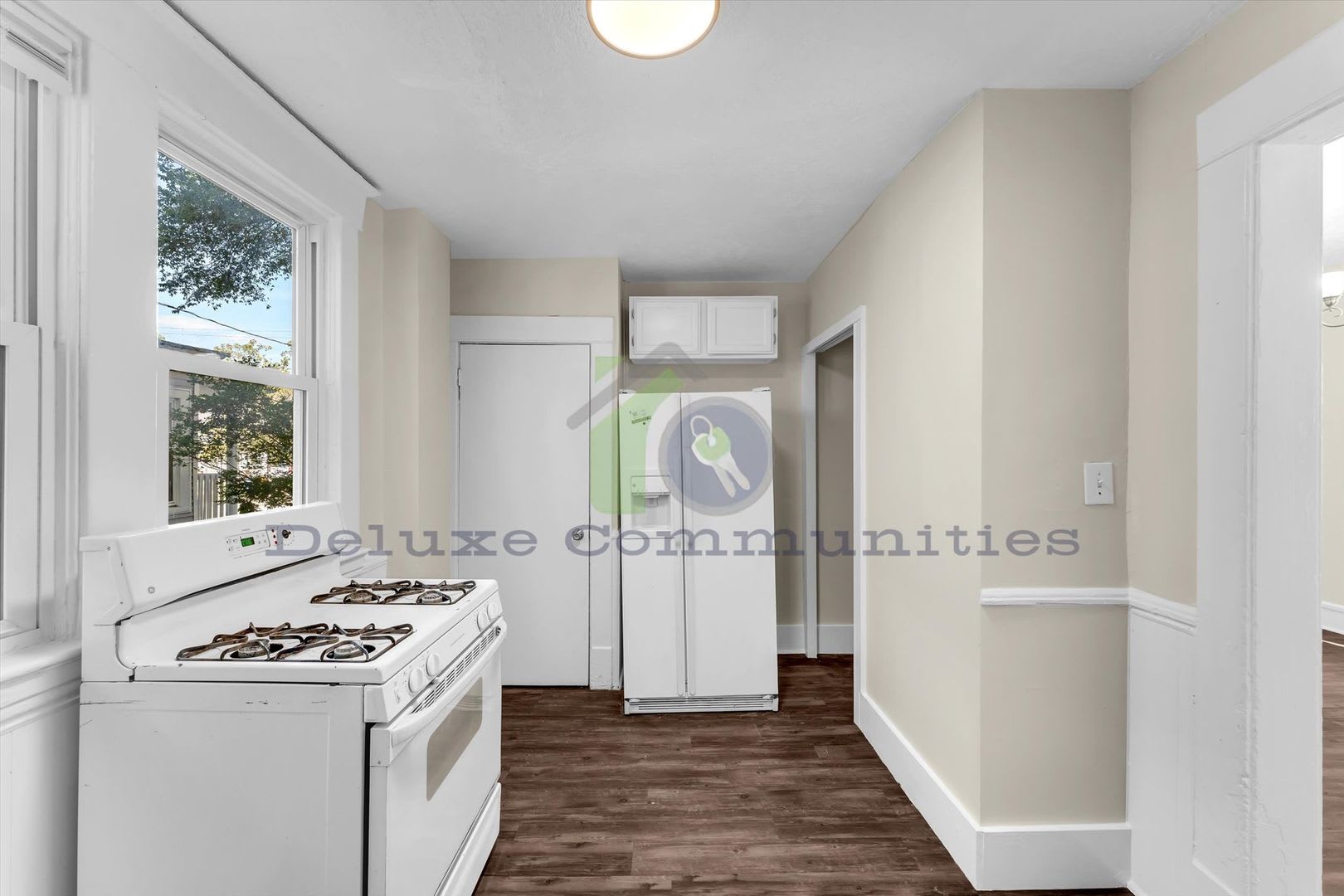 3 Bedroom Eastown Home! AVAILABLE NOW! – photo 5