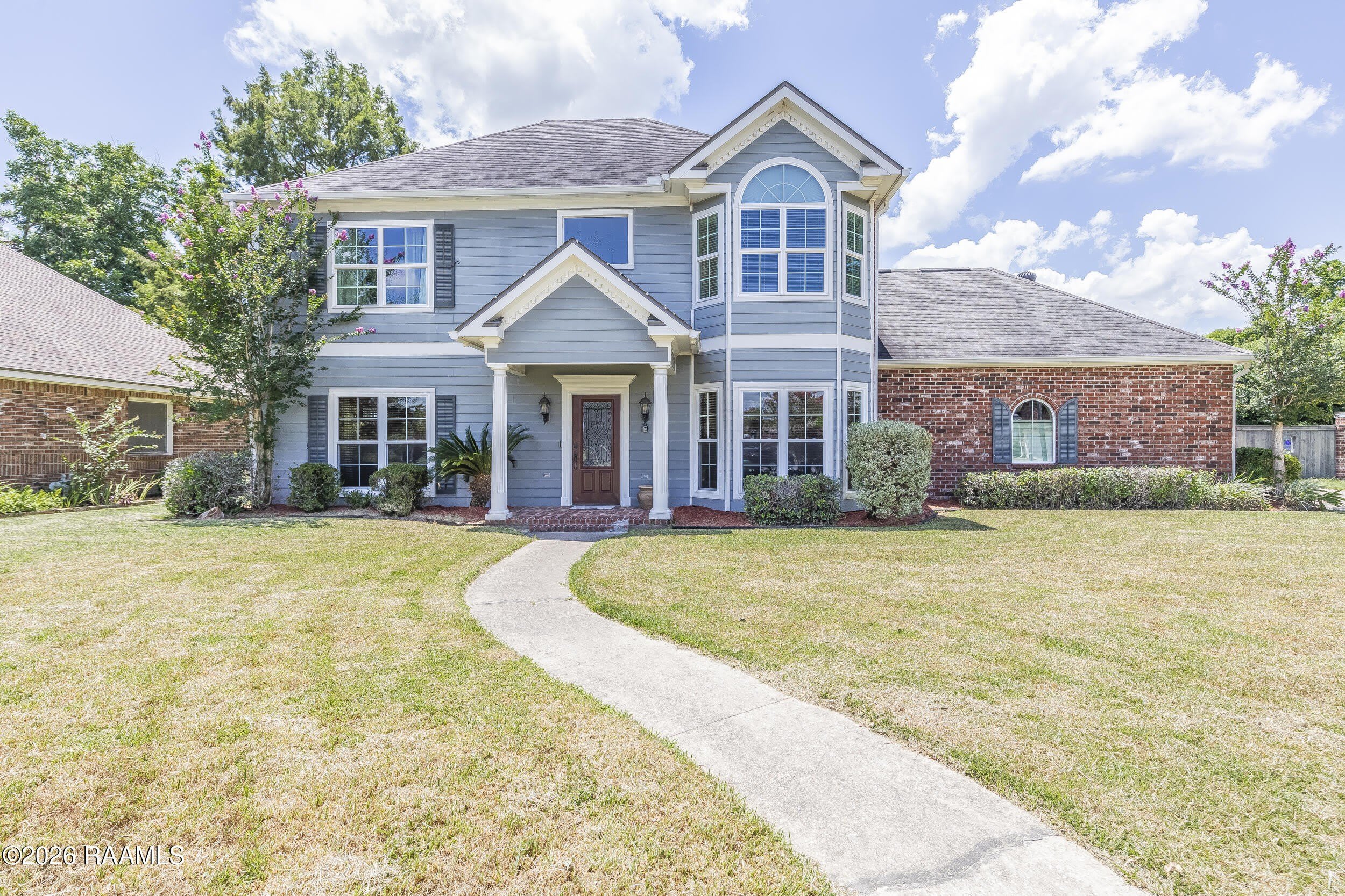 300 Oak Hollow Drive – photo 4