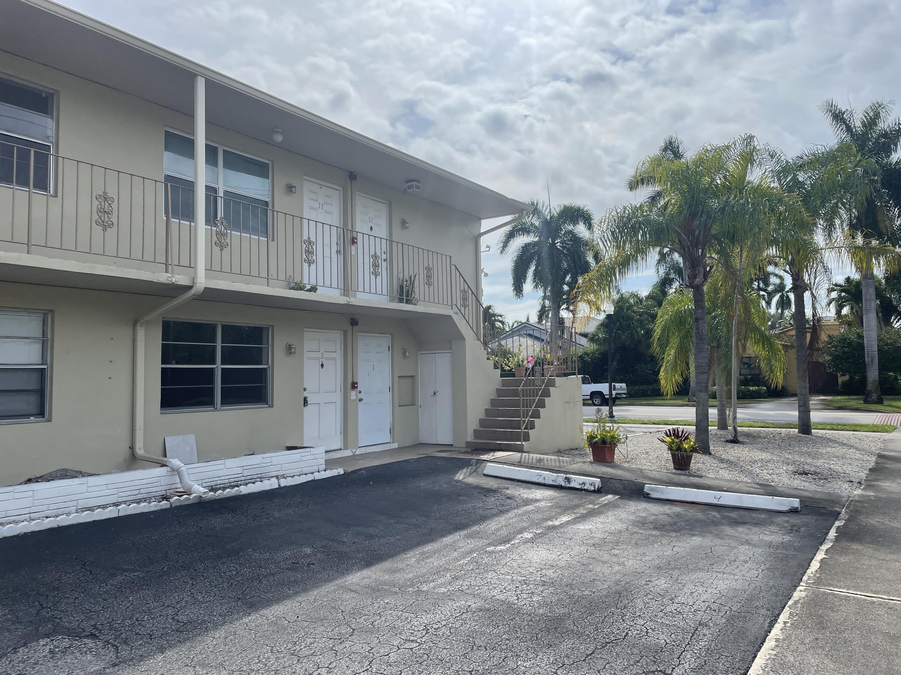 1555 TYLER Street – photo 4