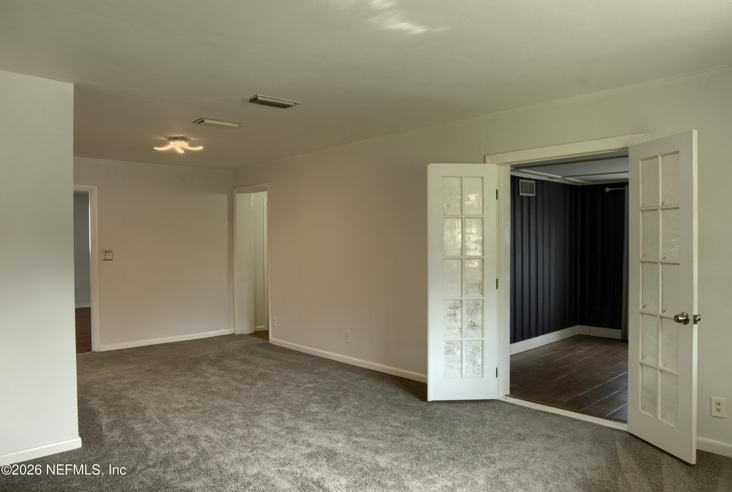 1370 LABELLE Street – photo 3