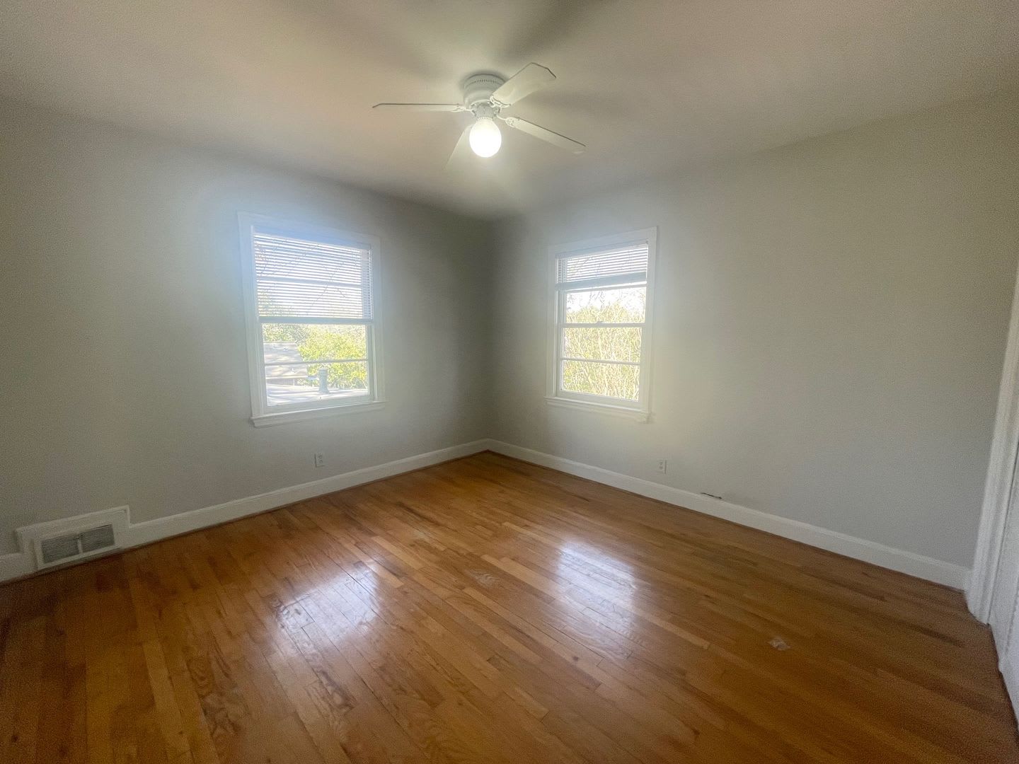 Duplex on Saluda Ave. – photo 5