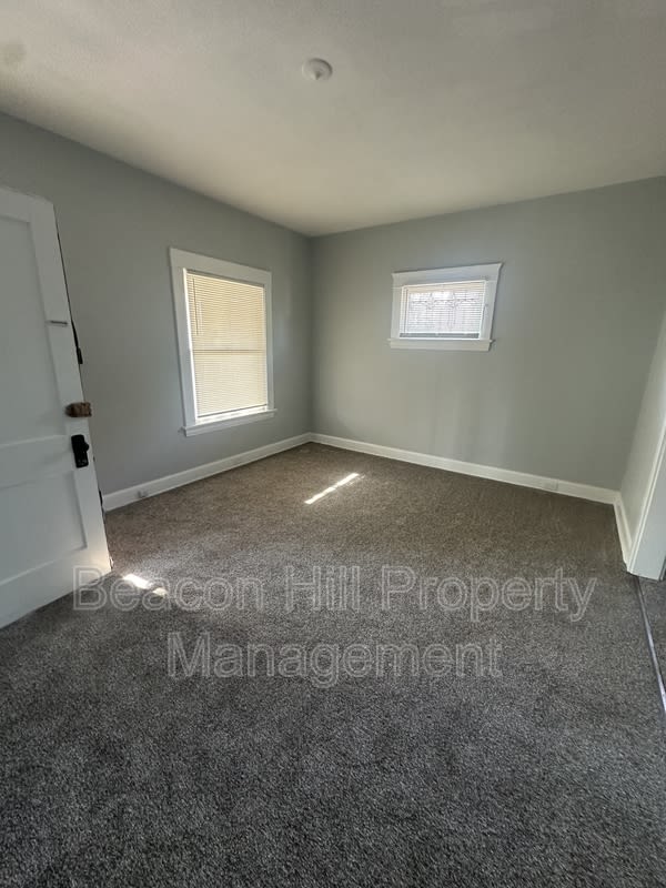 3585 East 129Th Street Upper – photo 1