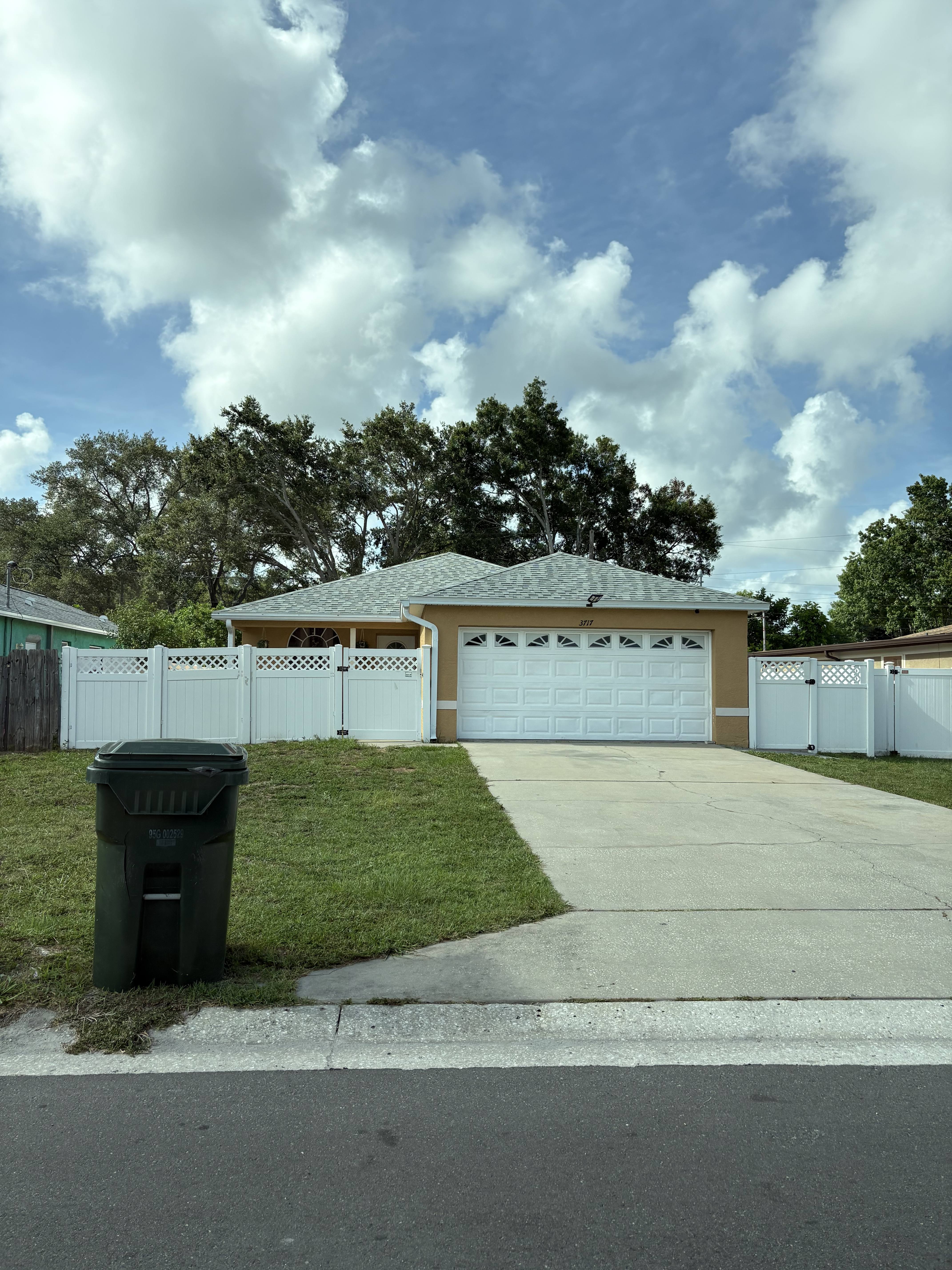 3717 137th Avenue North – photo 1