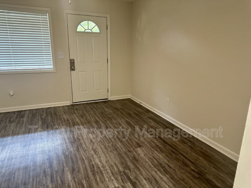817 Ragland Court – photo 2