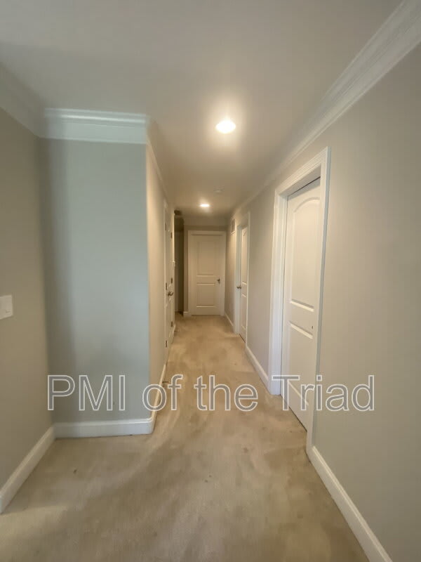2953 York Place Dr – photo 5