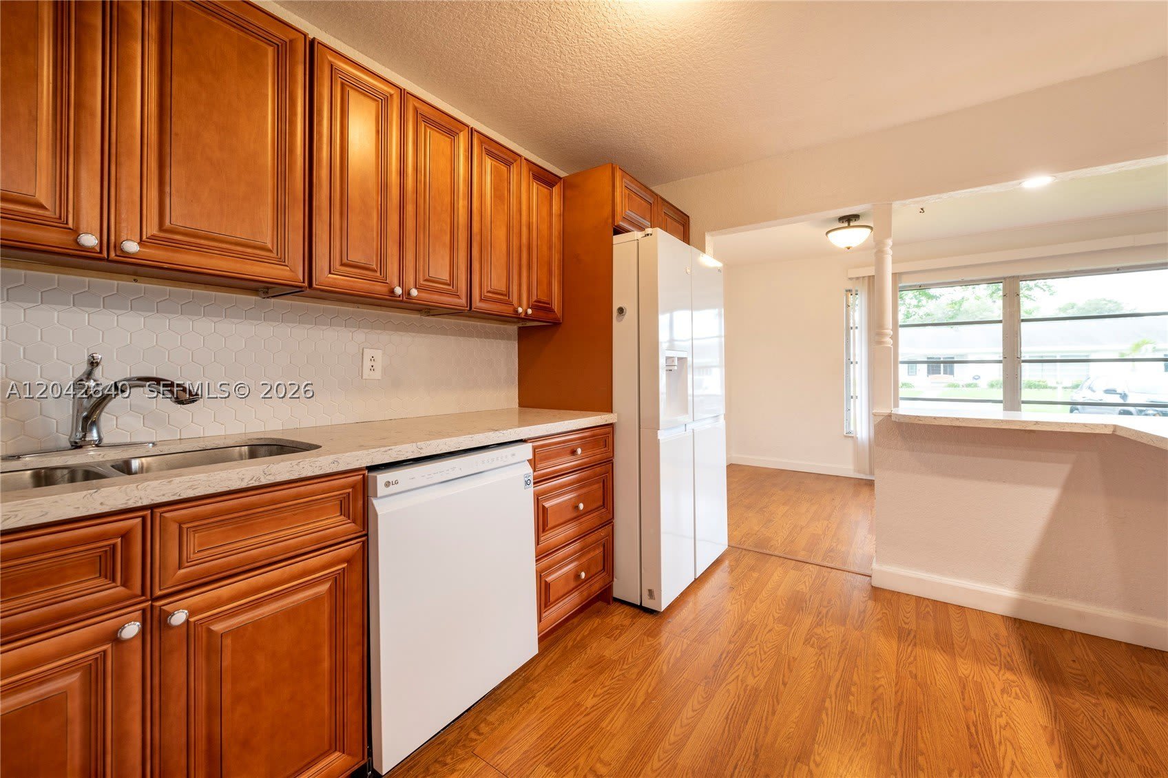 8555 NW 10th St – photo 4