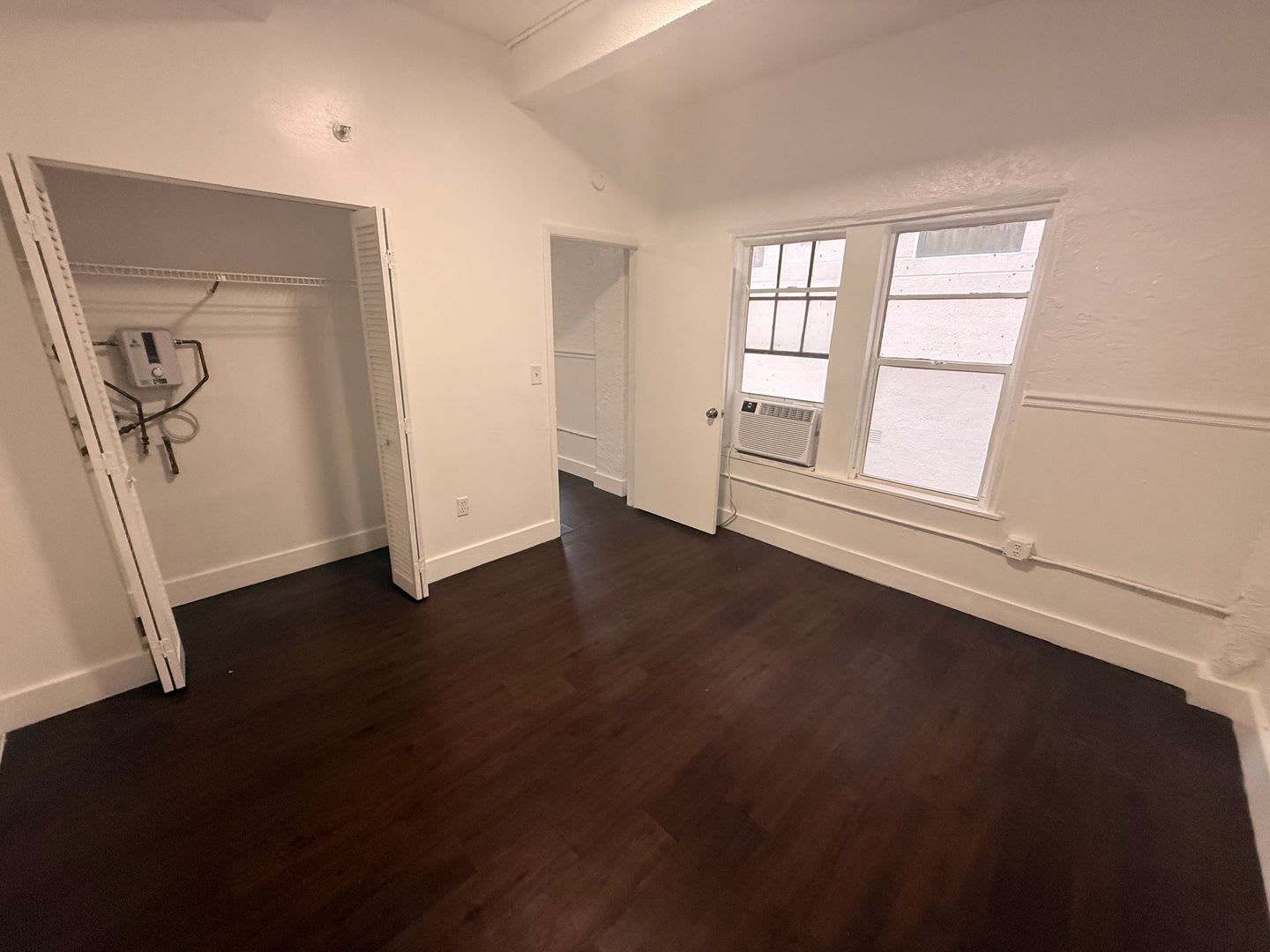 Miami Beach Art Deco Living – 1 Bedroom Steps from the Beach – photo 3