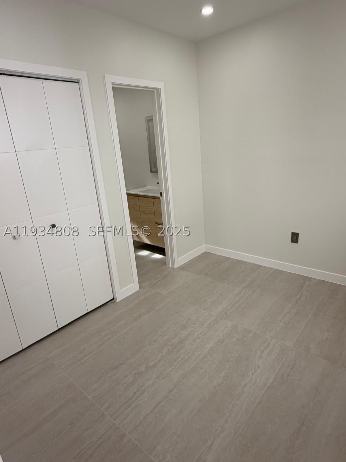 2436 SW 7th St – photo 3