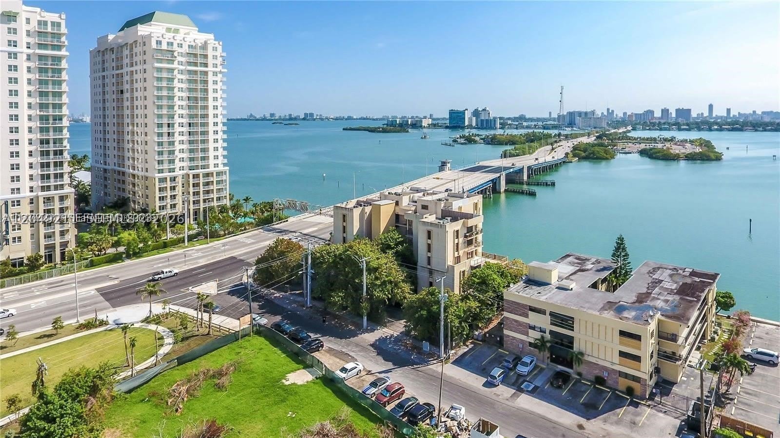 7845 NE Bayshore Ct – photo 4
