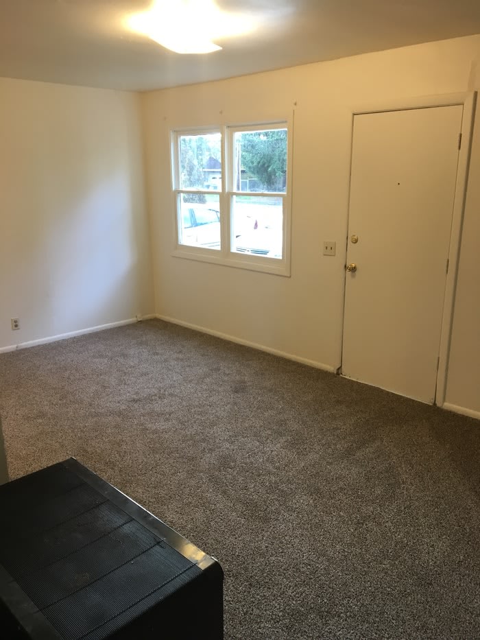 13601 C Street South – photo 3