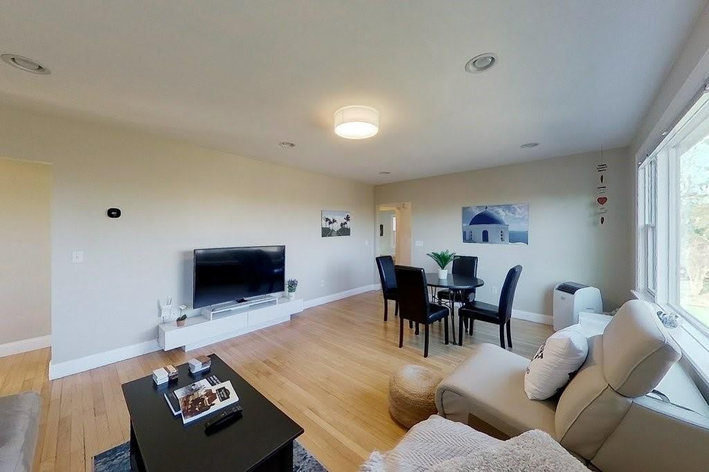 2 E Boulevard – photo 4