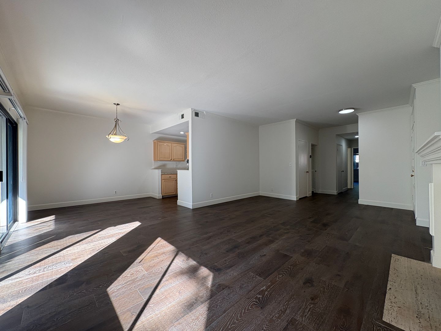 Updated 3 BR Condo at The Enclave in Redwood Oaks – photo 2