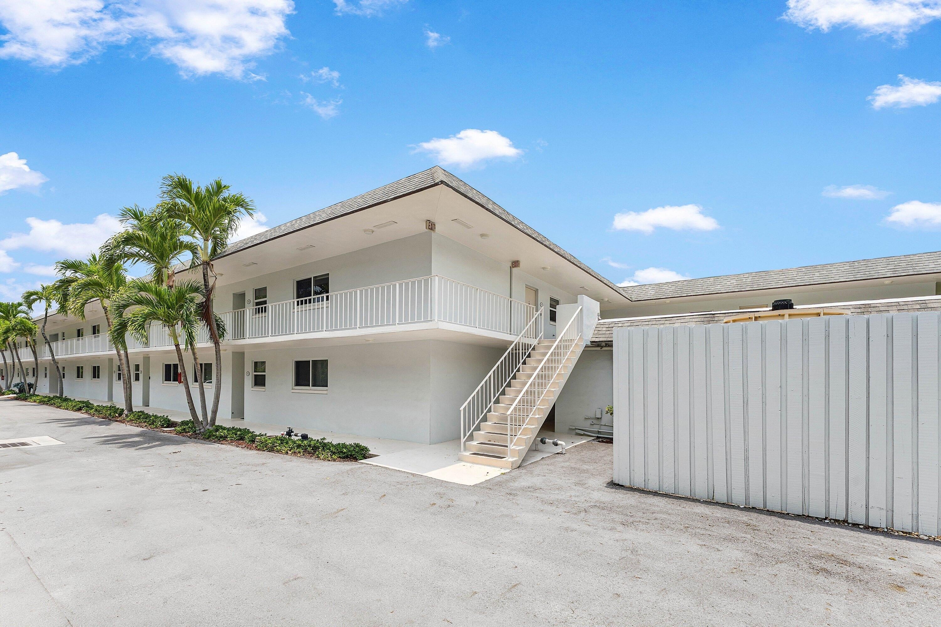 207 Tropic Isle Drive – photo 2