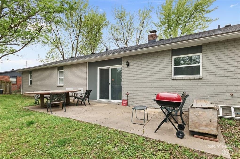 405 SW 10th Street – photo 4