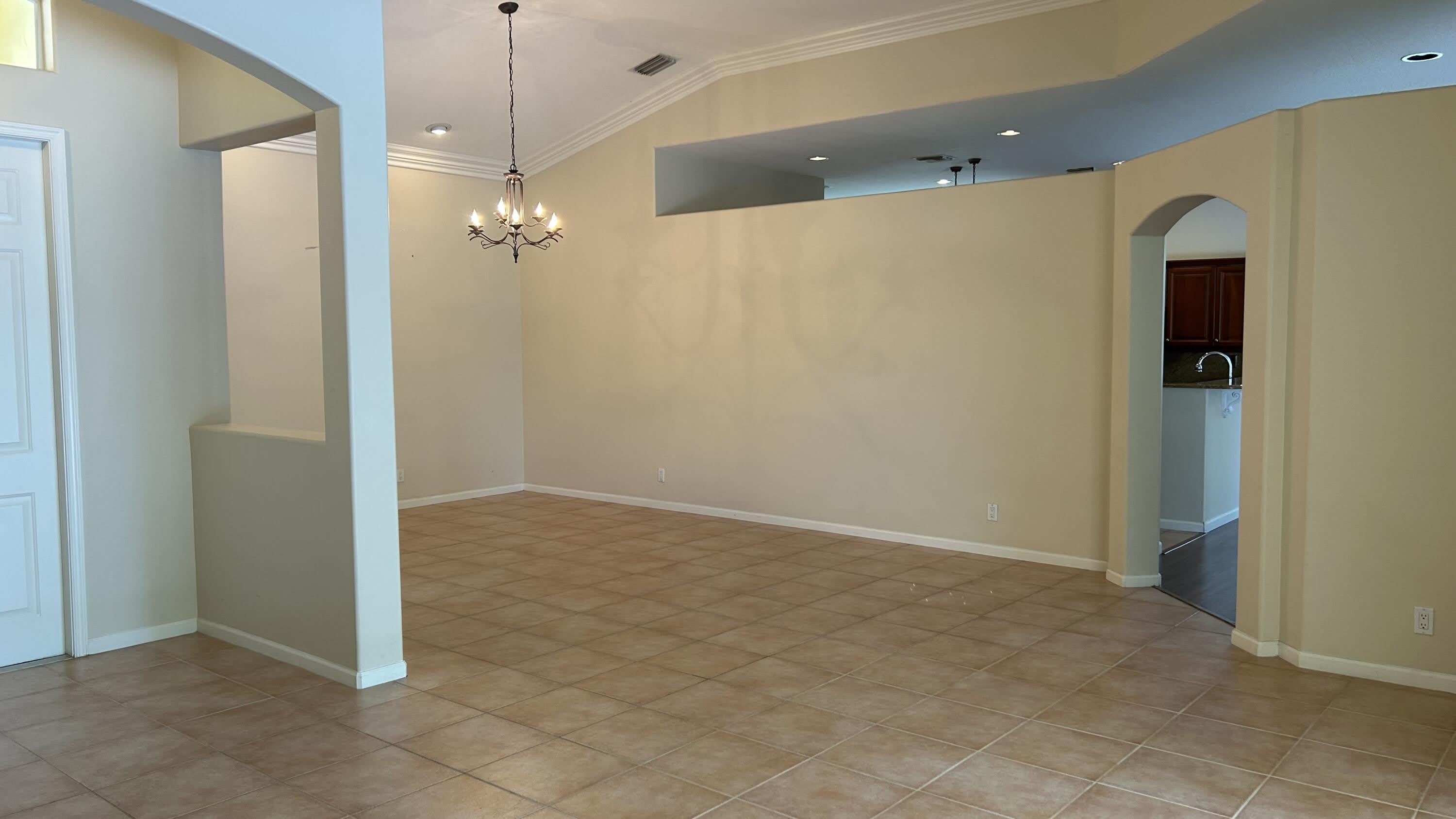 8192 NW 42nd Street – photo 4