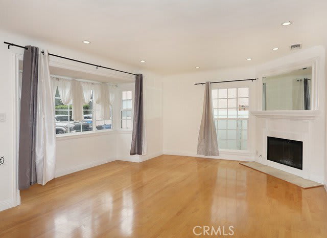 4433 Stern Avenue – photo 3
