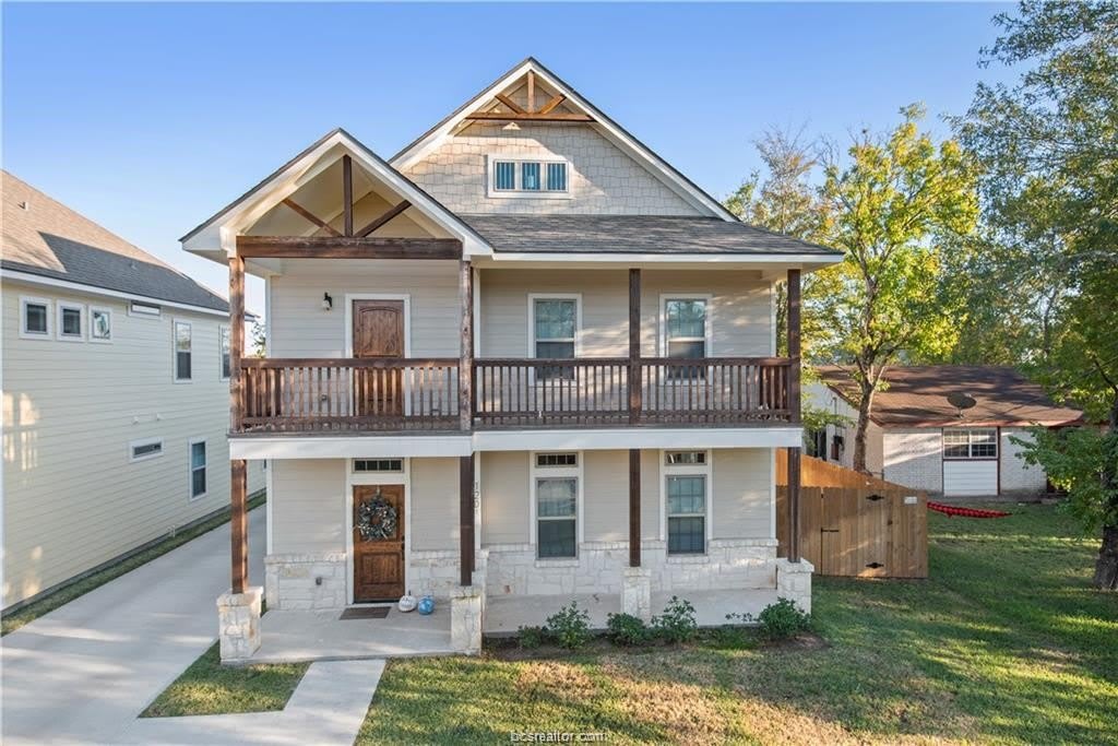 120 Richards Street – photo 2